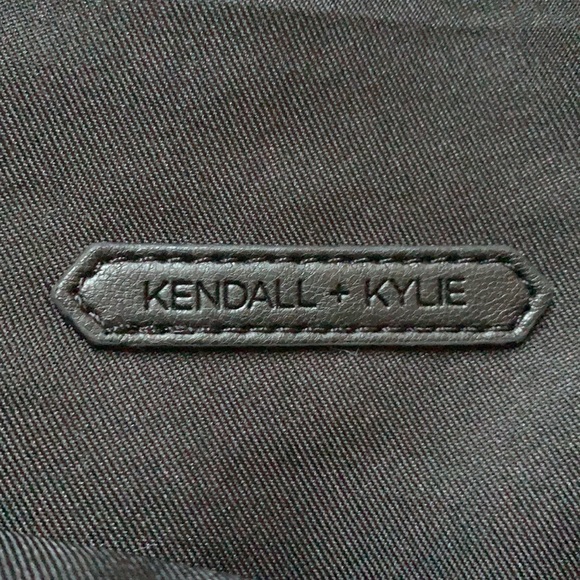 Kendall & Kylie Fanny Pack/Belt Bag - Picture 7 of 7